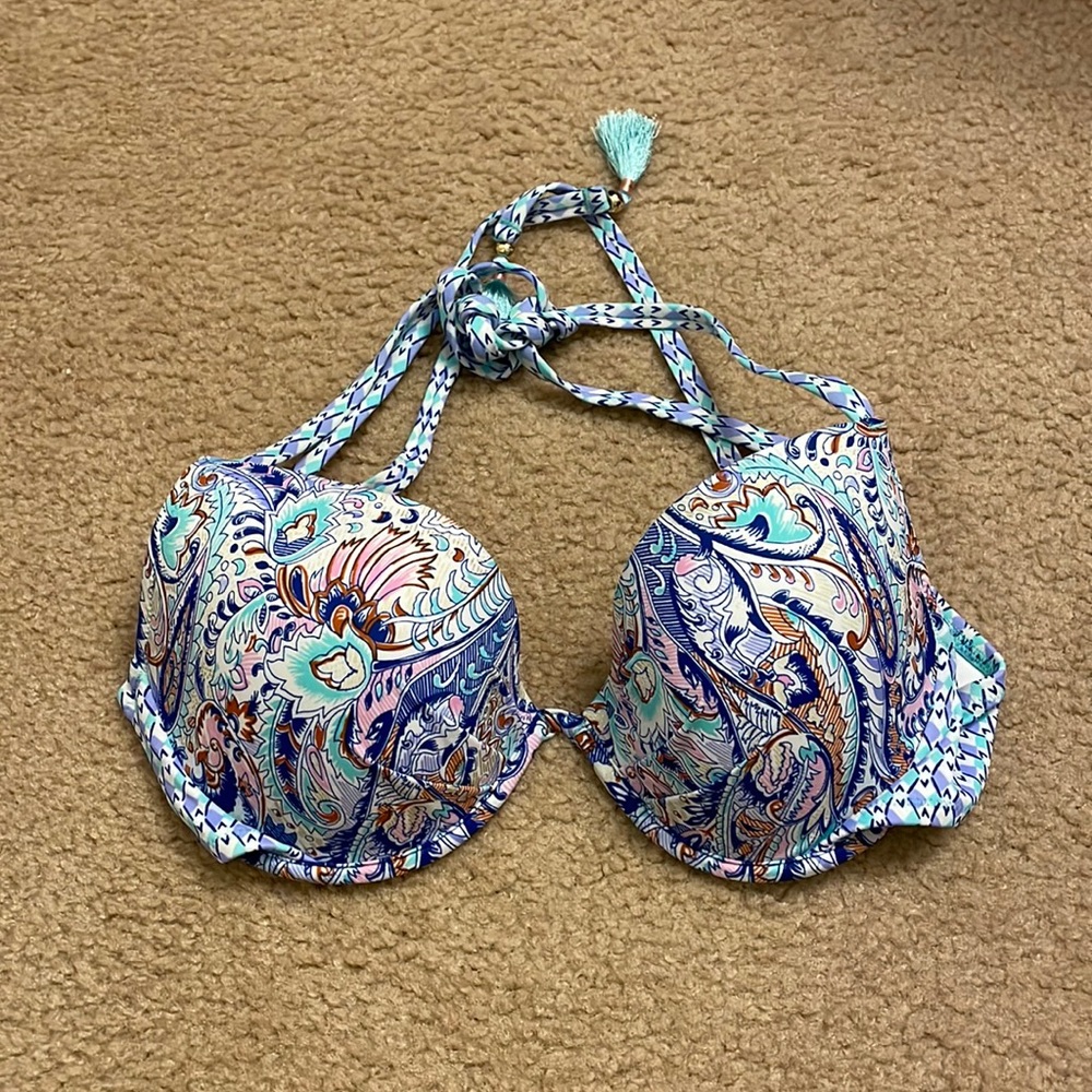 Victoria’s Secret Blue Patterned Swim Top. Women’s 36C